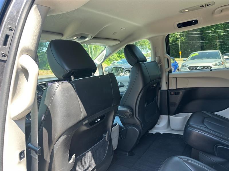 Chrysler Pacifica Touring L 2023