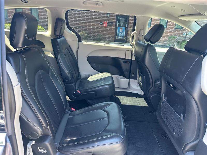 Chrysler Pacifica Touring L 2023