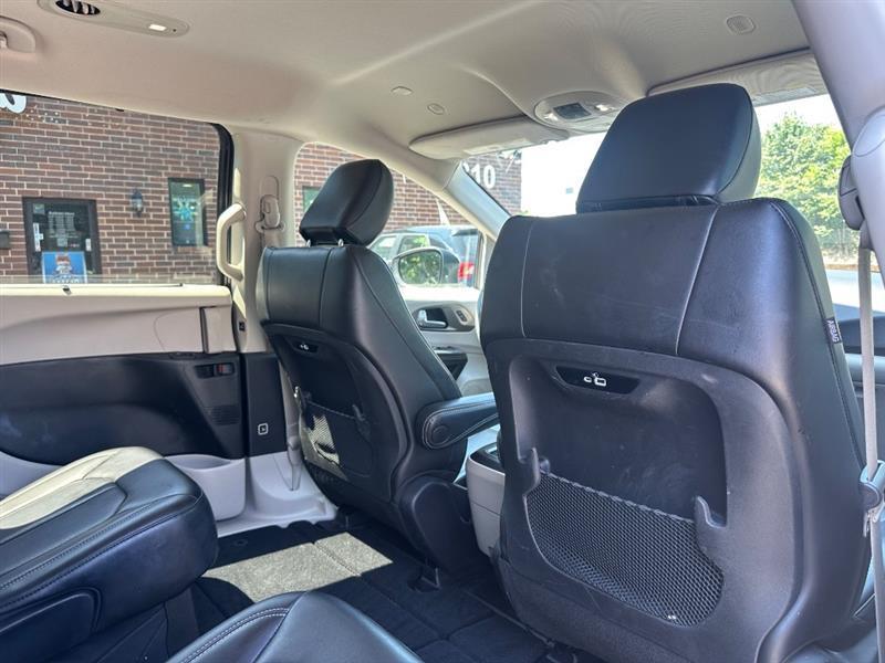 Chrysler Pacifica Touring L 2023