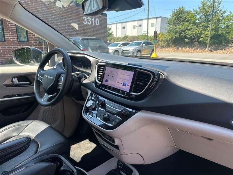Chrysler Pacifica Touring L 2023