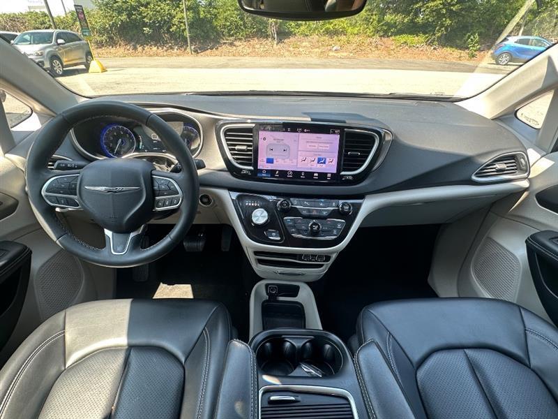 Chrysler Pacifica Touring L 2023