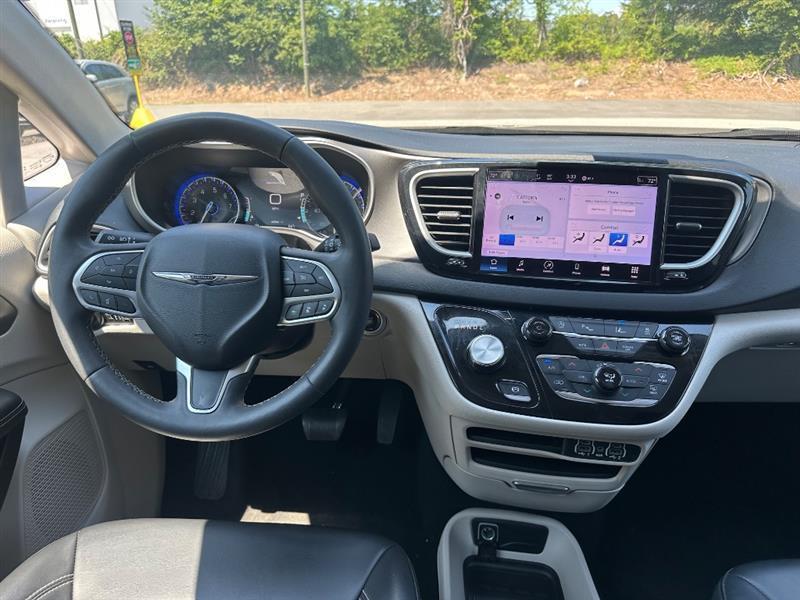 Chrysler Pacifica Touring L 2023