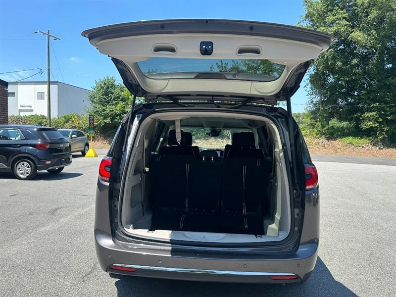 Chrysler Pacifica Touring L 2023