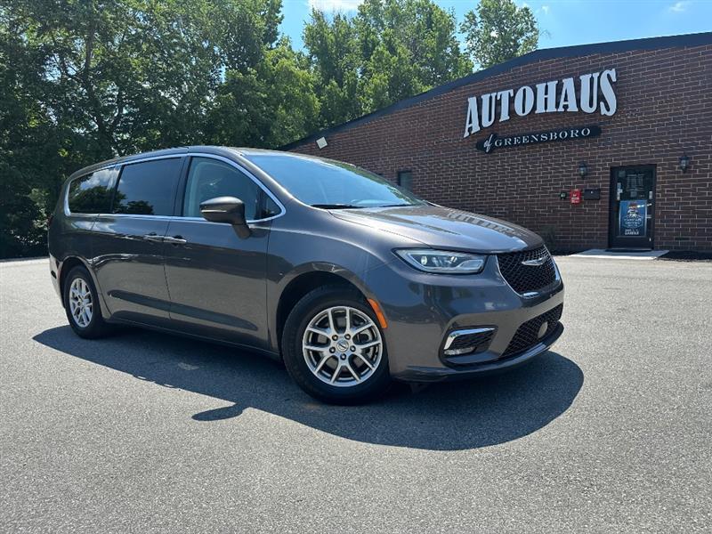 Chrysler Pacifica Touring L 2023