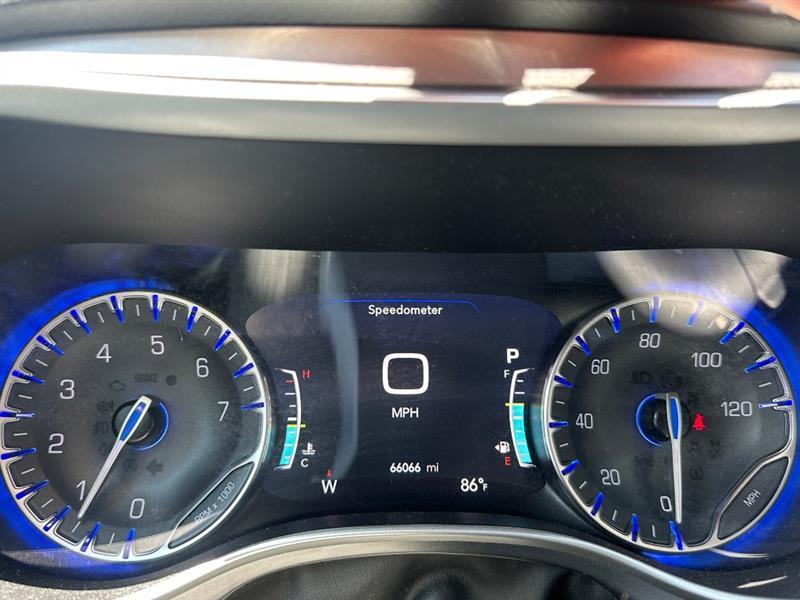 Chrysler Pacifica Touring L 2023