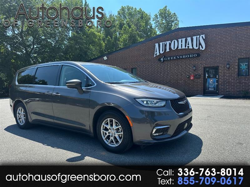 Chrysler Pacifica Touring L 2023