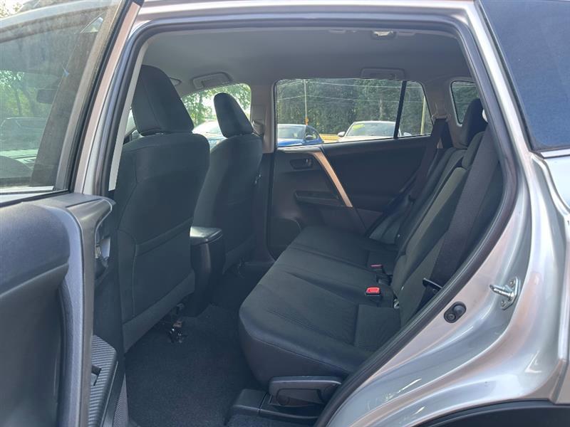 Toyota RAV4 LE FWD 2014