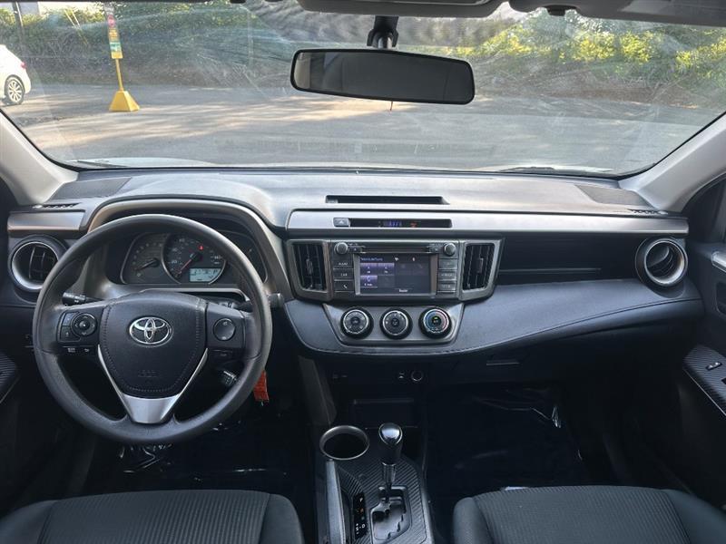 Toyota RAV4 LE FWD 2014