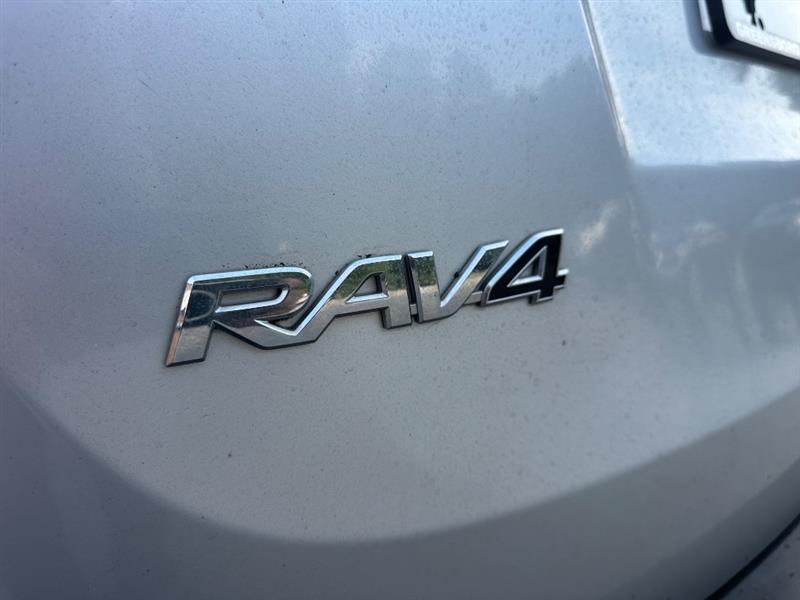 Toyota RAV4 LE FWD 2014