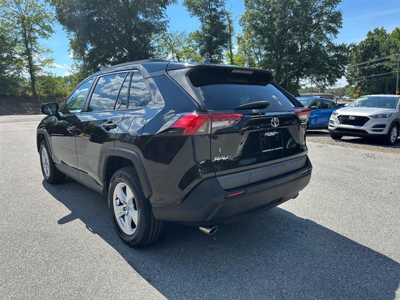 Toyota RAV4 XLE 2021