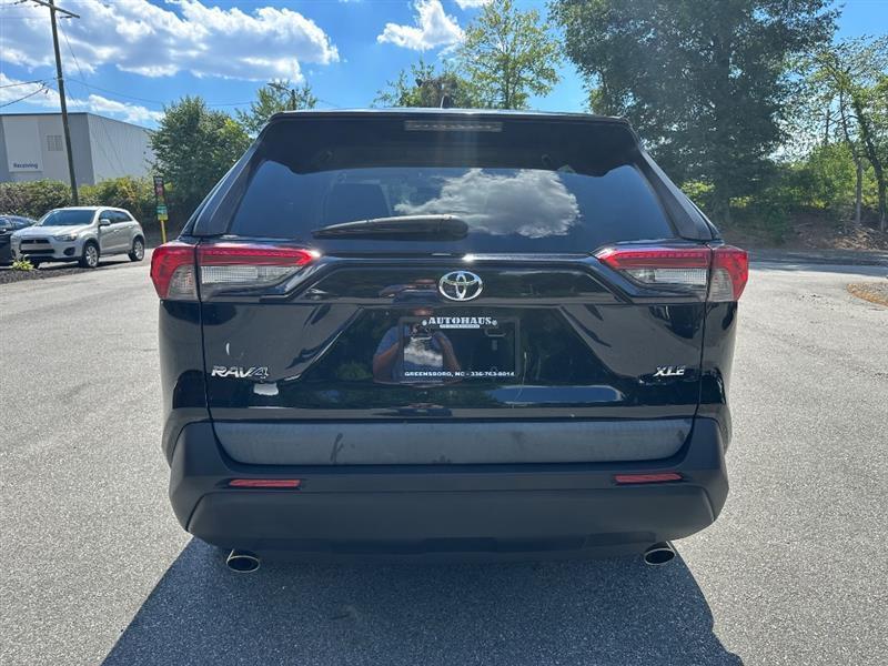 Toyota RAV4 XLE 2021