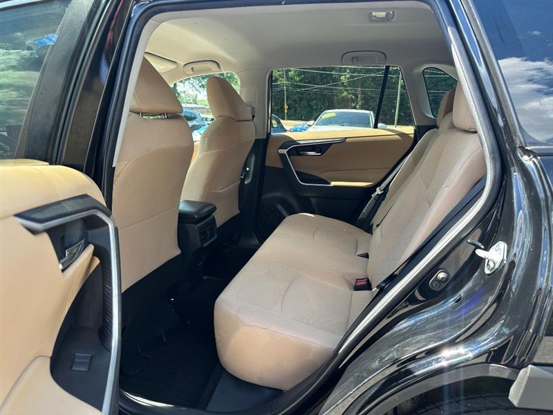 Toyota RAV4 XLE 2021