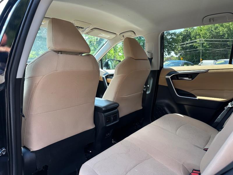 Toyota RAV4 XLE 2021