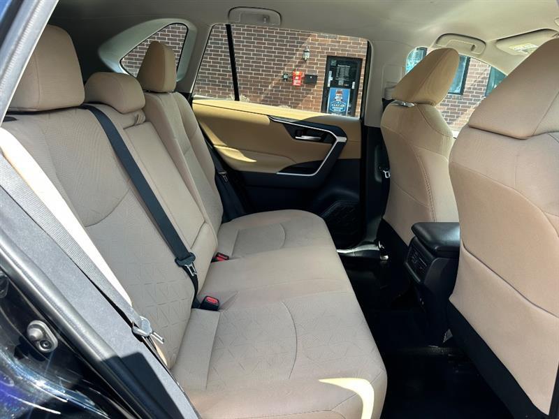 Toyota RAV4 XLE 2021