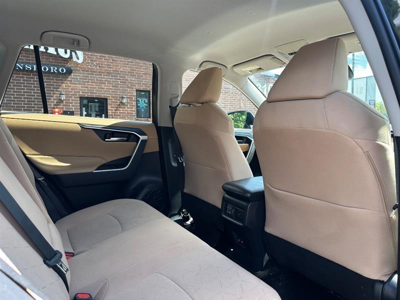 Toyota RAV4 XLE 2021