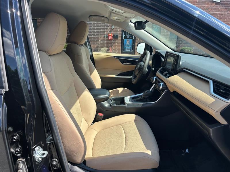 Toyota RAV4 XLE 2021