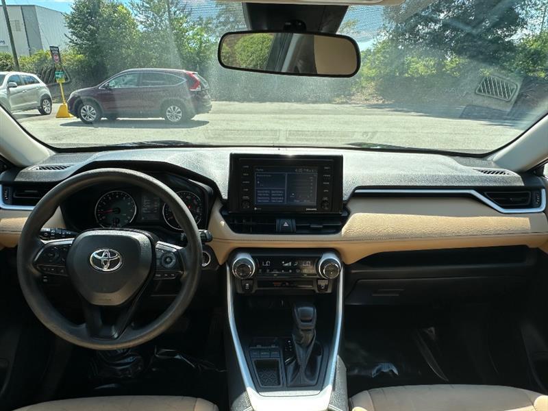 Toyota RAV4 XLE 2021