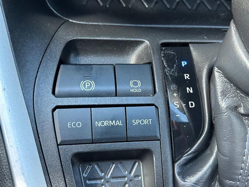 Toyota RAV4 XLE 2021