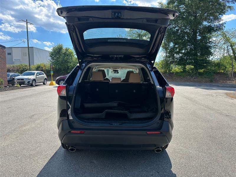 Toyota RAV4 XLE 2021