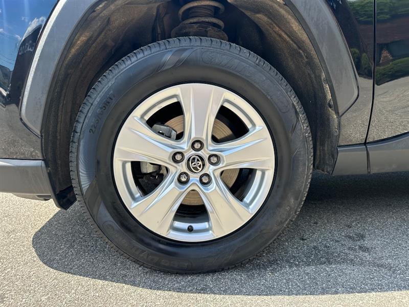 Toyota RAV4 XLE 2021