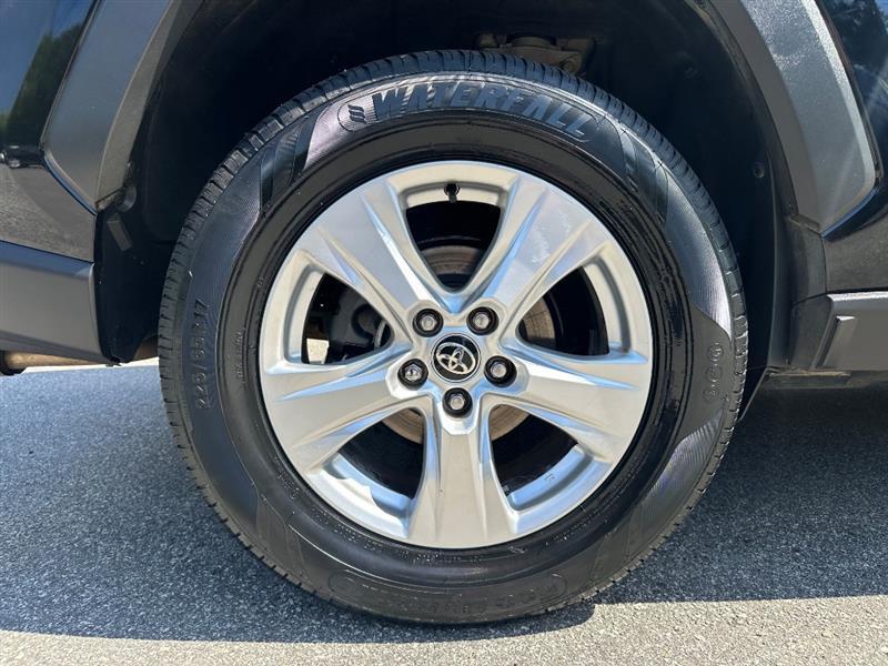 Toyota RAV4 XLE 2021