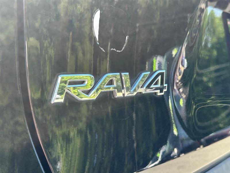 Toyota RAV4 XLE 2021
