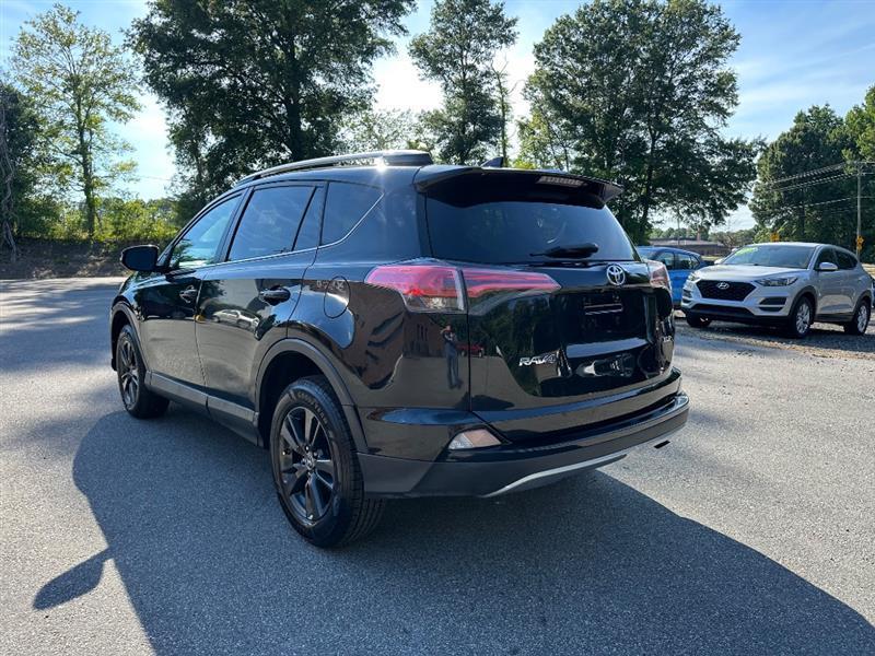 Toyota RAV4 XLE FWD 2018