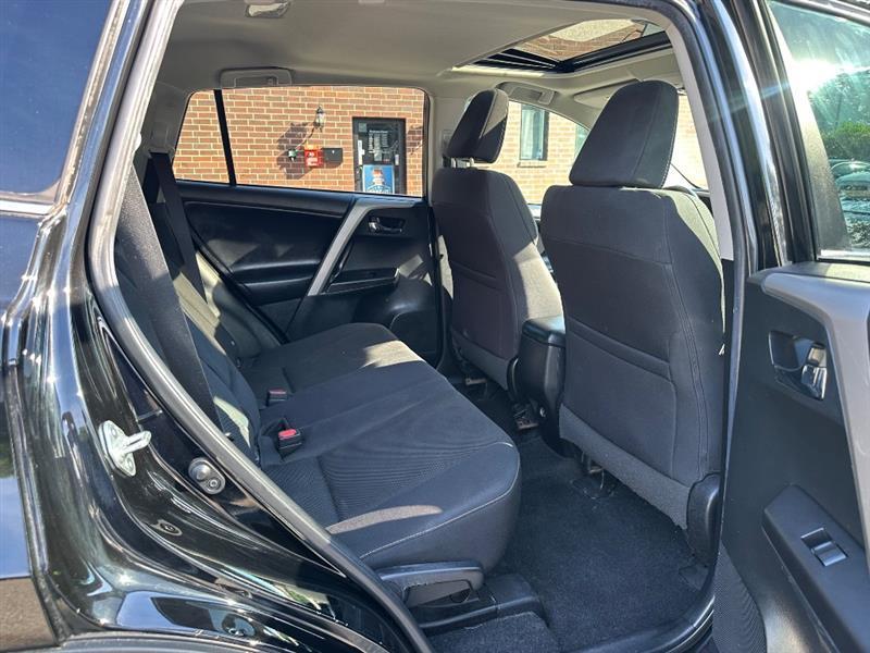 Toyota RAV4 XLE FWD 2018