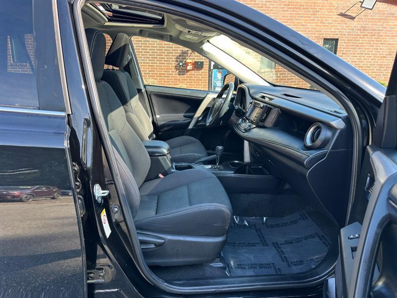 Toyota RAV4 XLE FWD 2018