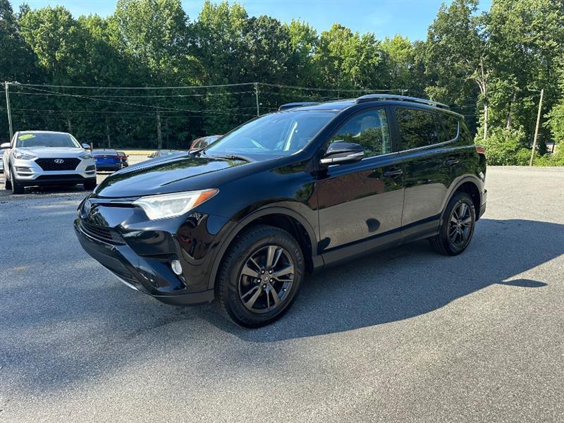 Toyota RAV4 XLE FWD 2018