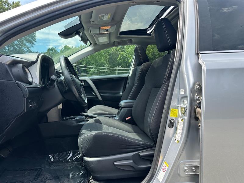 Toyota RAV4 XLE FWD 2018