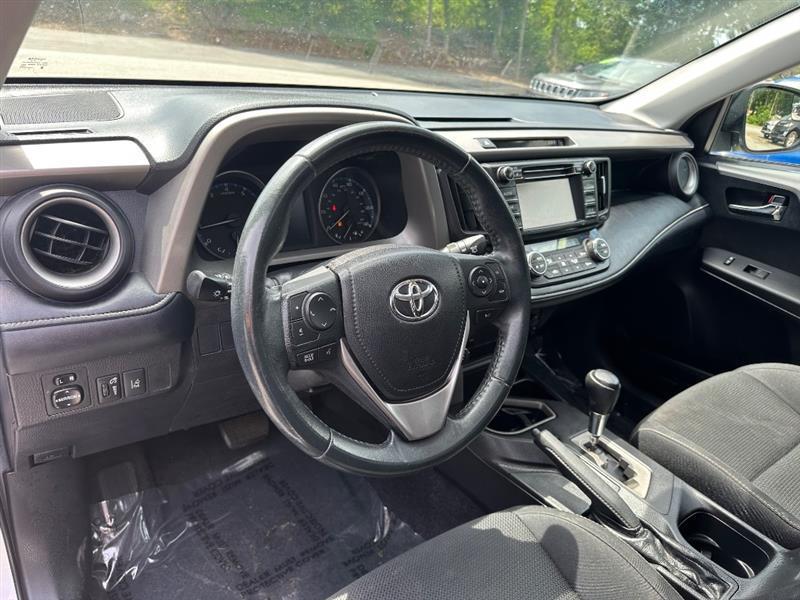 Toyota RAV4 XLE FWD 2018