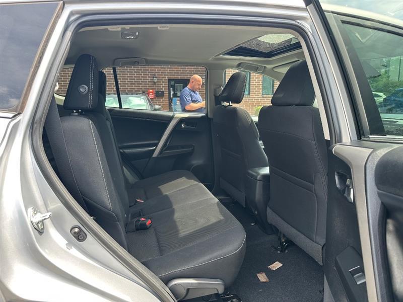 Toyota RAV4 XLE FWD 2018