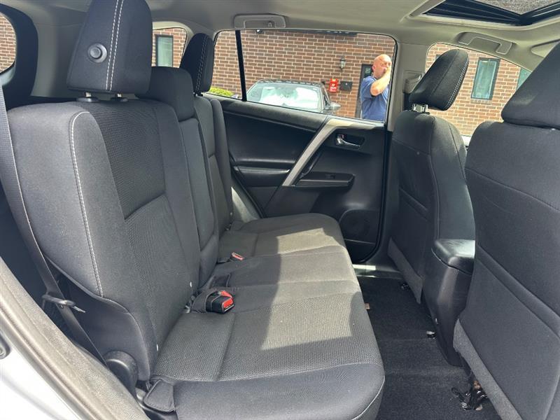 Toyota RAV4 XLE FWD 2018