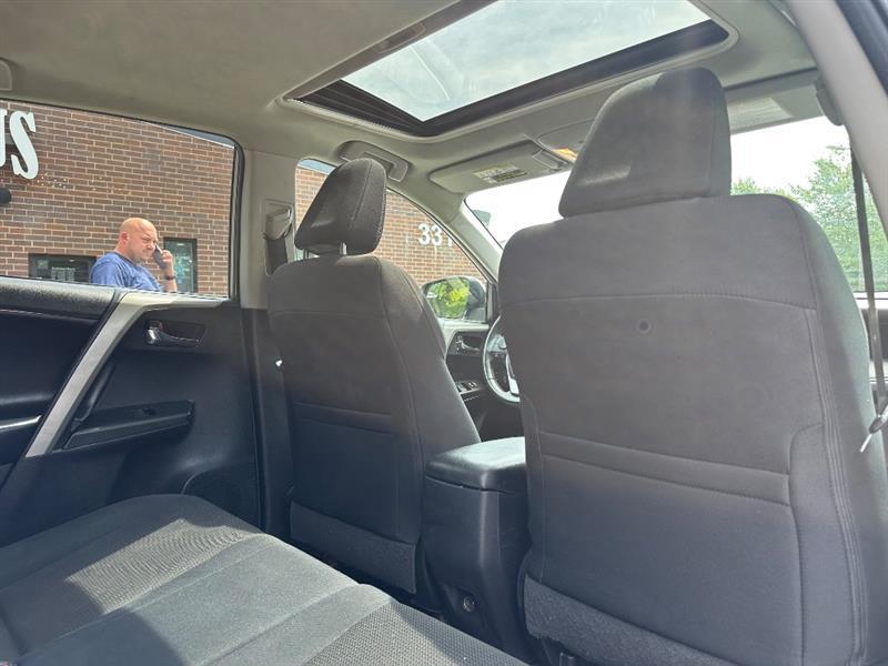 Toyota RAV4 XLE FWD 2018