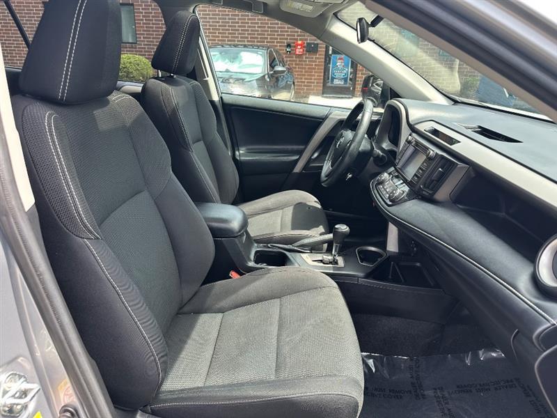 Toyota RAV4 XLE FWD 2018