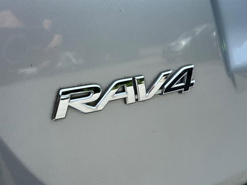 Toyota RAV4 XLE FWD 2018