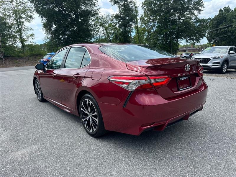 Toyota Camry SE 2018