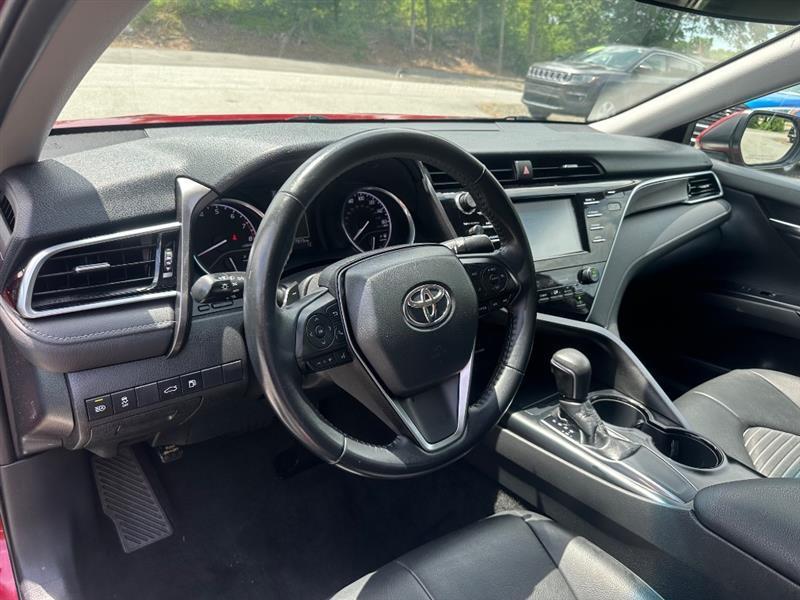 Toyota Camry SE 2018
