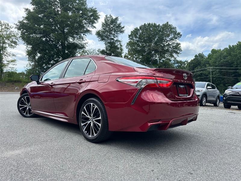 Toyota Camry SE 2018