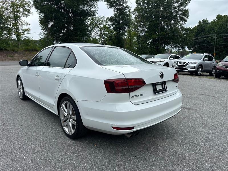 Volkswagen Jetta SE 6A 2016