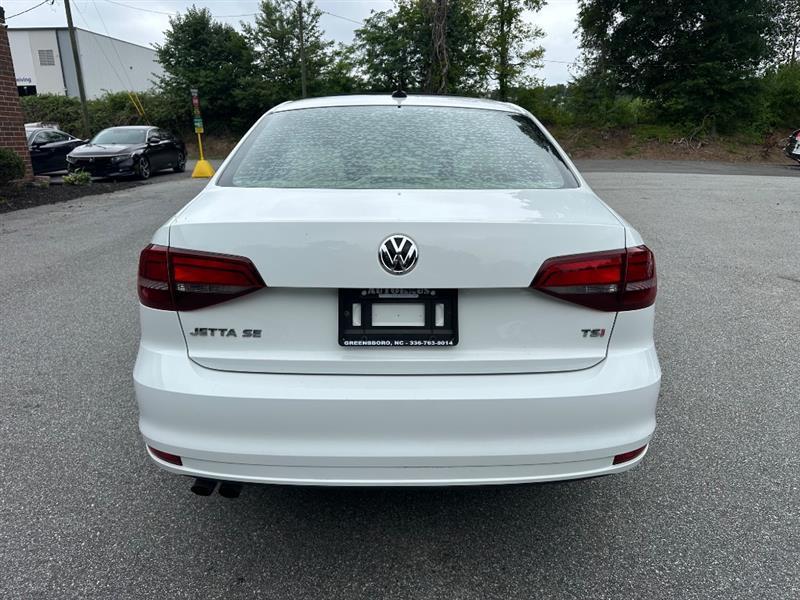 Volkswagen Jetta SE 6A 2016
