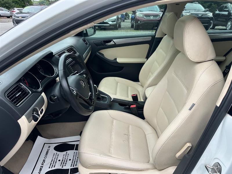 Volkswagen Jetta SE 6A 2016