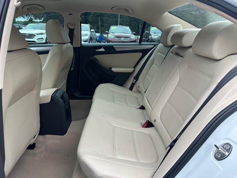 Volkswagen Jetta SE 6A 2016