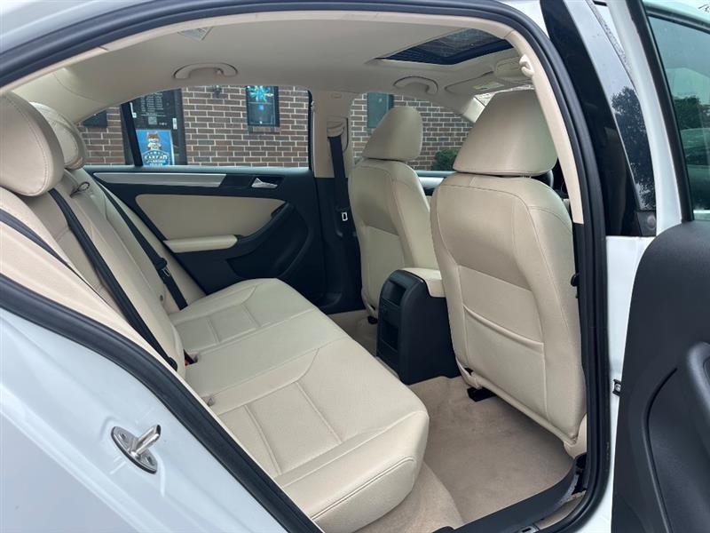 Volkswagen Jetta SE 6A 2016