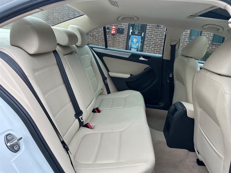 Volkswagen Jetta SE 6A 2016