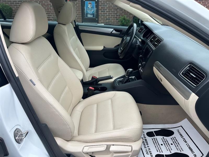 Volkswagen Jetta SE 6A 2016