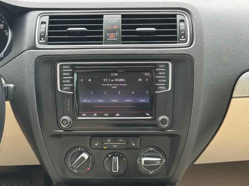 Volkswagen Jetta SE 6A 2016