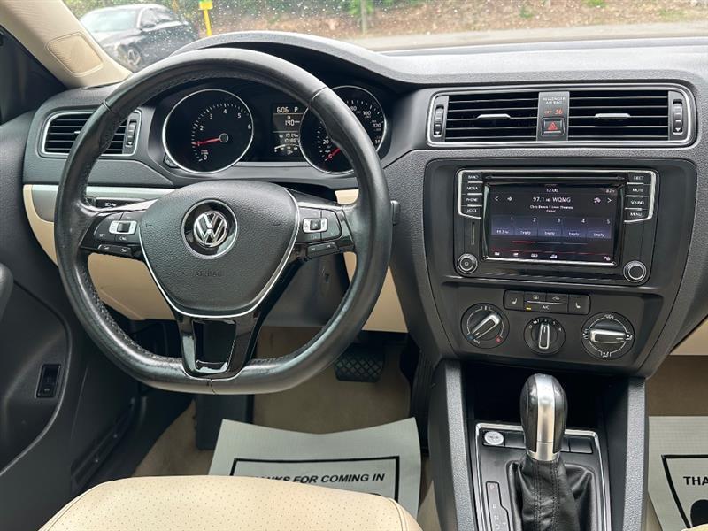 Volkswagen Jetta SE 6A 2016
