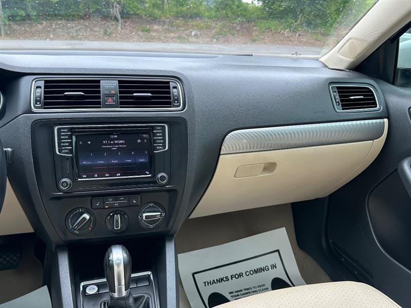 Volkswagen Jetta SE 6A 2016